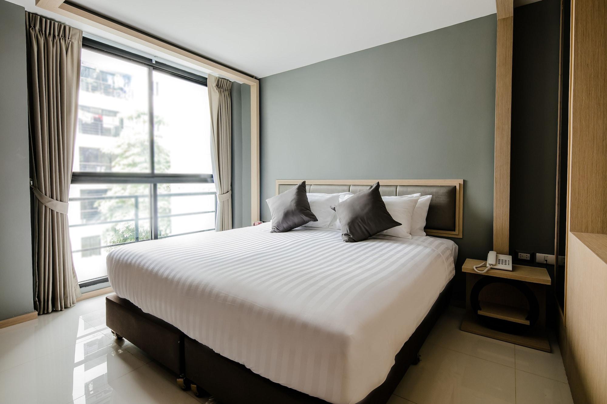 Three Sukhumvit Hotel - Sha Plus Certified Bangkok Exteriör bild