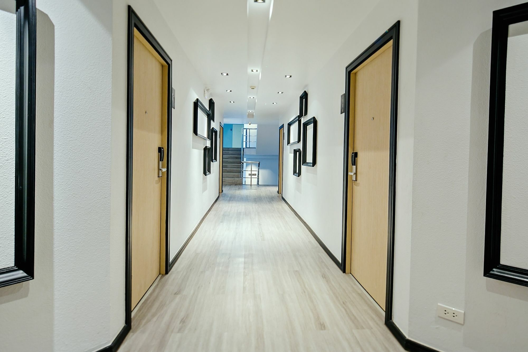 Three Sukhumvit Hotel - Sha Plus Certified Bangkok Exteriör bild