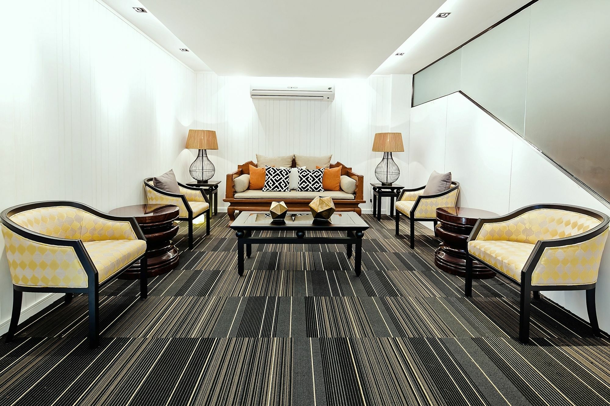 Three Sukhumvit Hotel - Sha Plus Certified Bangkok Exteriör bild