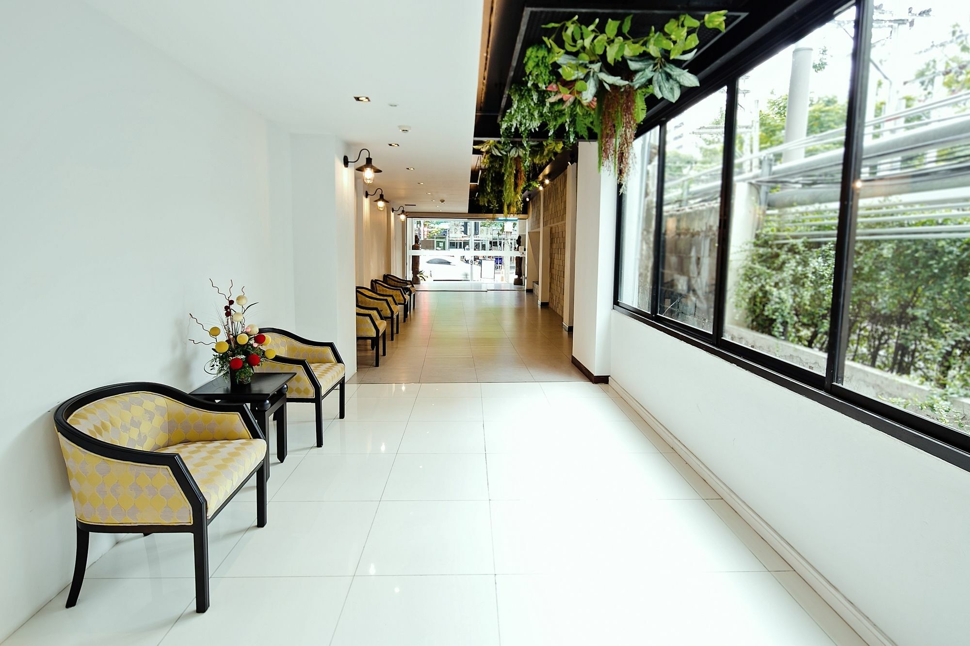 Three Sukhumvit Hotel - Sha Plus Certified Bangkok Exteriör bild