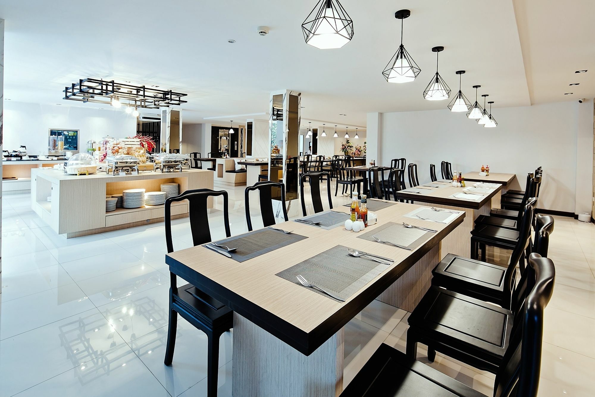 Three Sukhumvit Hotel - Sha Plus Certified Bangkok Exteriör bild